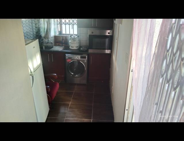 6 bed property for sale in THE RIDGE